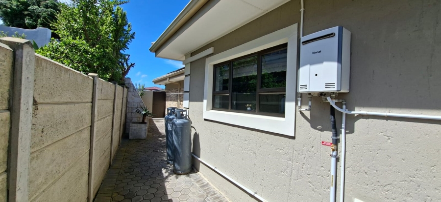  Bedroom Property for Sale in Dana Bay Western Cape